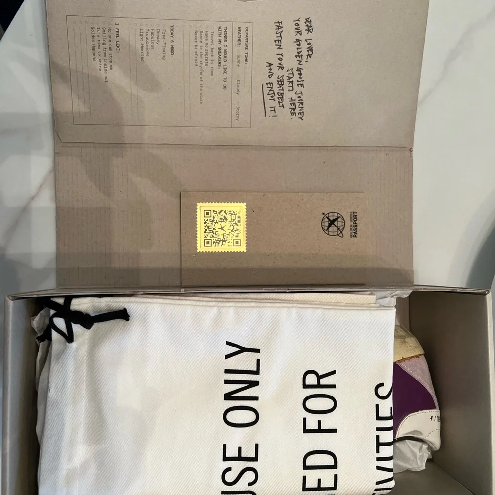 Brand New Still in Box Golden Goose Superstar Classics with Spur - Picture 7 of 7